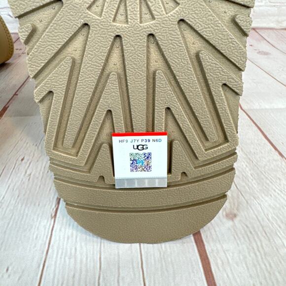 Ugg Classic Dipper 2” Platform Ankle Boots Women’s Size 8 (S/N 1144031) - Picture 11 of 12